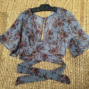 Women casual crop tops sz M